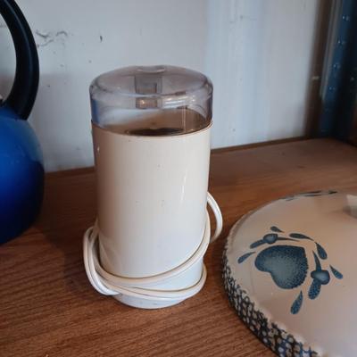 PIE SAVER, METAL WATER KETTLE AND COFFEE GRINDER