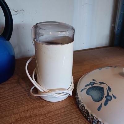 PIE SAVER, METAL WATER KETTLE AND COFFEE GRINDER