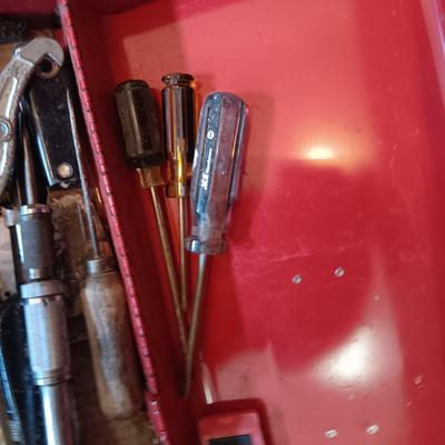 HUSKY 3 DRAWER W/LIFT TOP TOOL CHEST PLUS HAND TOOLS