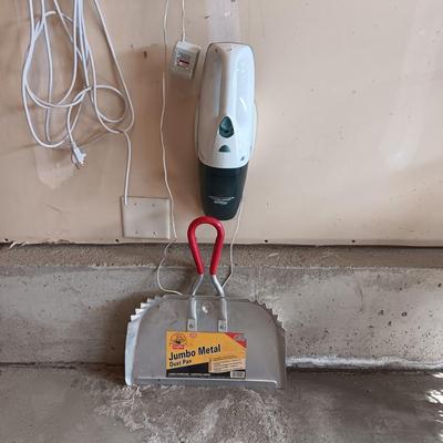 RECHARGEABLE DUST BUSTER AND A JUMBO METAL DUST PAN