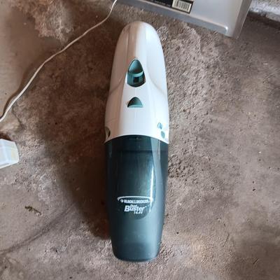 RECHARGEABLE DUST BUSTER AND A JUMBO METAL DUST PAN