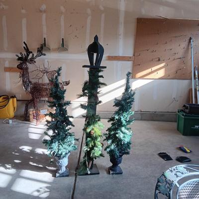 2 ARTIFICIAL TREES AND A WOODEN POLE LIGHT