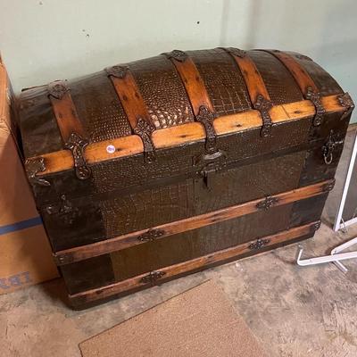 Vintage Camelback Cedar Trunk