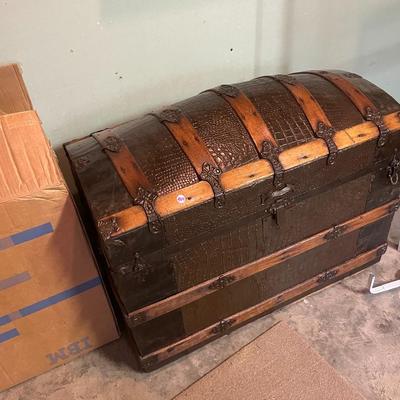 Vintage Camelback Cedar Trunk
