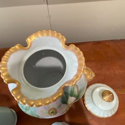Lot of Five Floral Ceramics