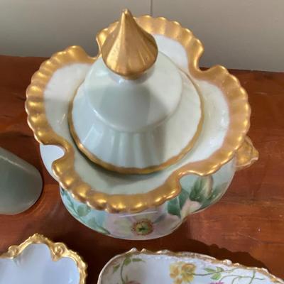 Lot of Five Floral Ceramics