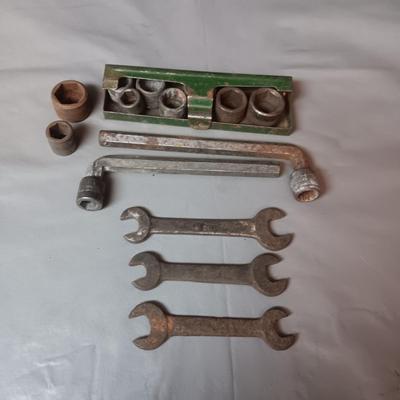 ANTIQUE SOCKETS & OPEN END WRENCHES