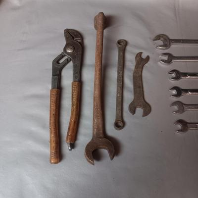 AN ASSORTMENT OF WRENCHES