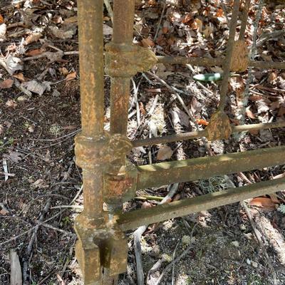Vintage Garden Bed with No Rails