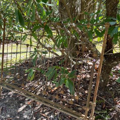 Vintage Garden Bed with No Rails