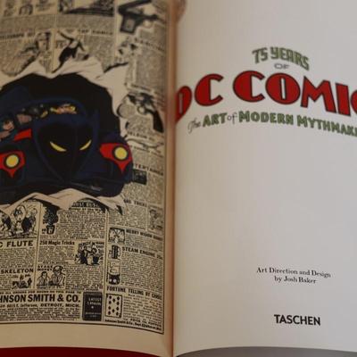 75 Years of DC Comics - The Art of Modern Mythmaking with Original Box