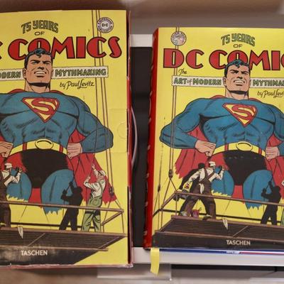 75 Years of DC Comics - The Art of Modern Mythmaking with Original Box