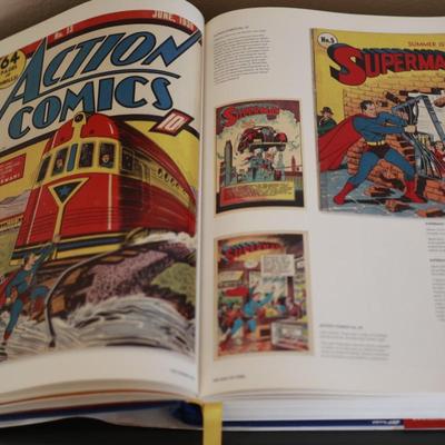 75 Years of DC Comics - The Art of Modern Mythmaking with Original Box