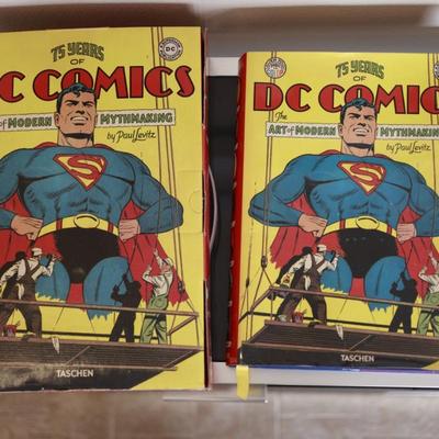 75 Years of DC Comics - The Art of Modern Mythmaking with Original Box
