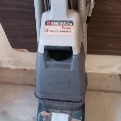 HOOVER STEAM VAC DELUXE CARPET CLEANER WITH UPHOLSTERY ATTACHMENT