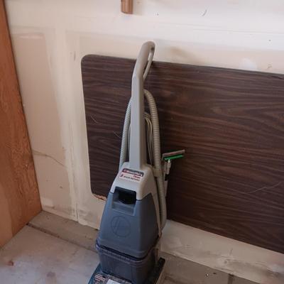 HOOVER STEAM VAC DELUXE CARPET CLEANER WITH UPHOLSTERY ATTACHMENT