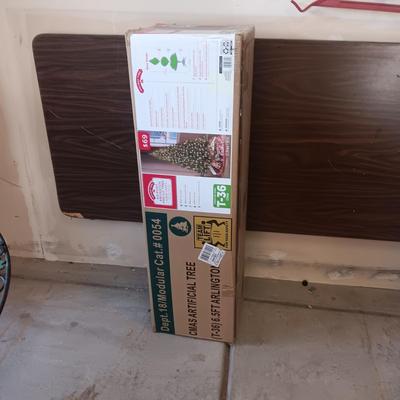 6.5 FOOT ARLINGTON PRE-LIT TREE