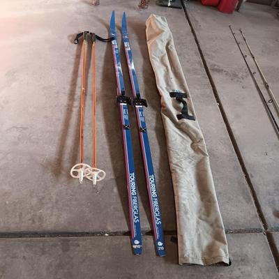 GOLDEN TEAM TOURING FIBERGLAS 210 X-COUNTRY SKIS AND BAMBOO POLES