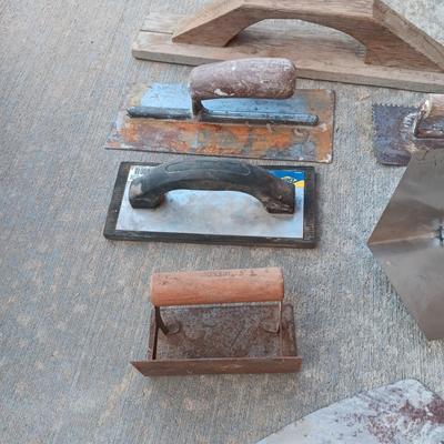 CONCRETE & DRYWALL MUD TOOLS