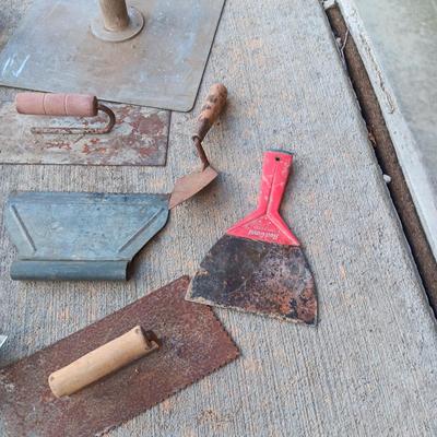 CONCRETE & DRYWALL MUD TOOLS