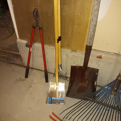 YARD AND GARDEN TOOLS