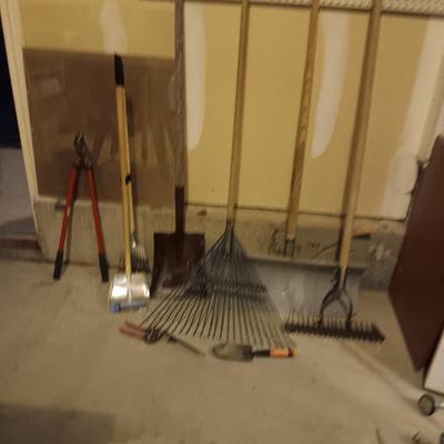 YARD AND GARDEN TOOLS