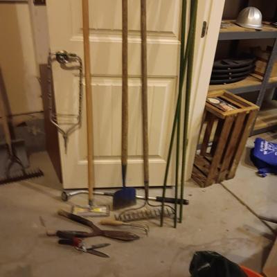 YARD AND GARDEN TOOLS