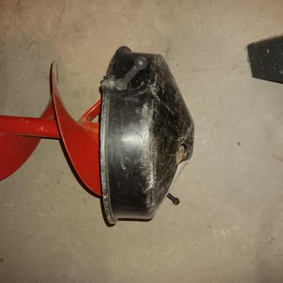 ESKIMO GAS POWER DRILL/ICE AUGER