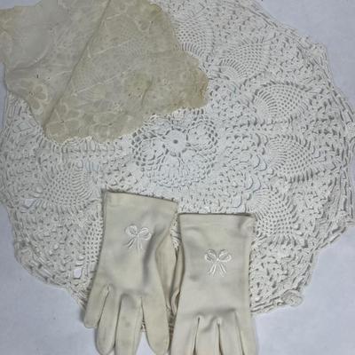 Vintage Doilies and pair of gloves