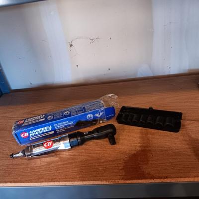 CAMPBELL HAUSFELD 3/8" AIR RATCHET AND SOCKETS IN A METAL CASE