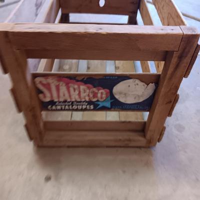 WOODEN STARRCO PRODUCE CRATE