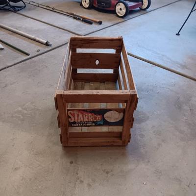 WOODEN STARRCO PRODUCE CRATE