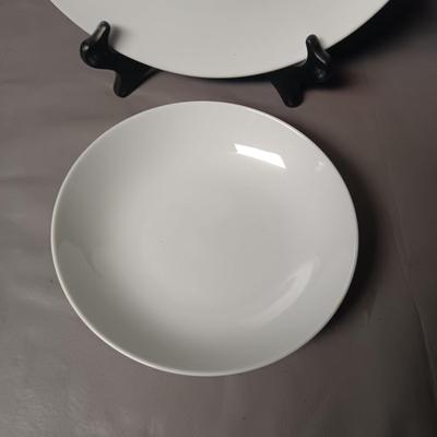 SET OF NORITAKE SAVOY DINNER PLATES, BOWLS AND SALAD PLATES