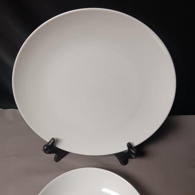 SET OF NORITAKE SAVOY DINNER PLATES, BOWLS AND SALAD PLATES