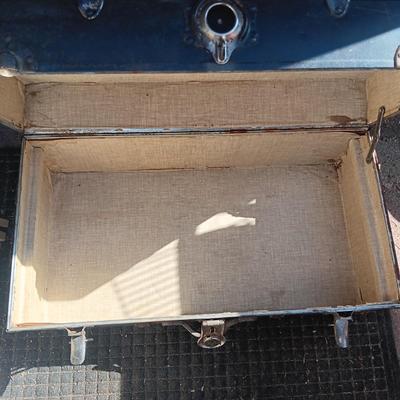 METAL MILITARY? FOOT LOCKER/TRUNK