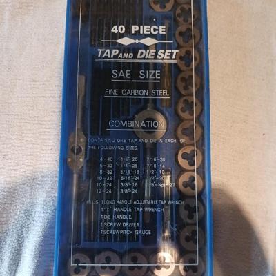 40 PIECE TAP AND DIE SET, SAE SIZE, FINE CARBON STEEL