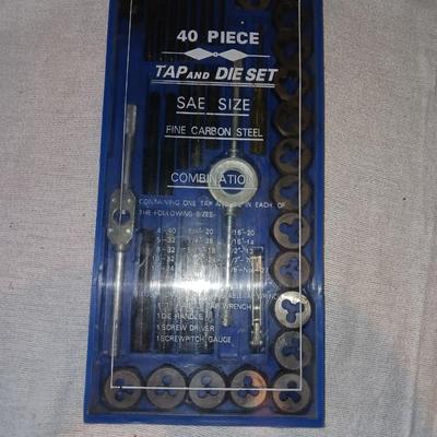 40 PIECE TAP AND DIE SET, SAE SIZE, FINE CARBON STEEL