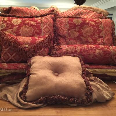 9 Piece High End Queen Bedding 