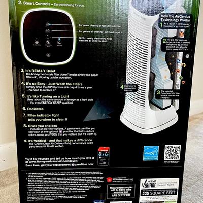 HONEYWELL ~ Air Genius 3 ~ Air Cleaner/Odor Reducer