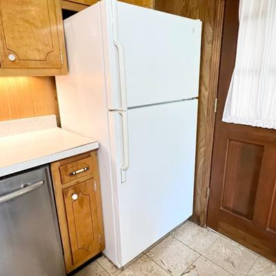 MAYTAG ~ Top Freezer Refrigerator