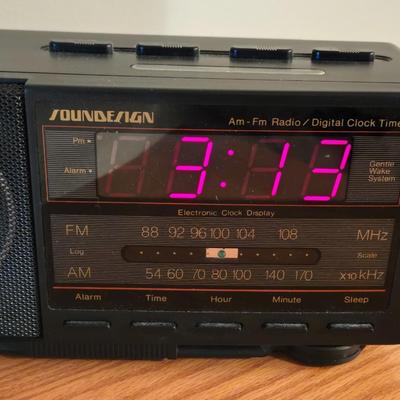Soundesign Radio Alarm