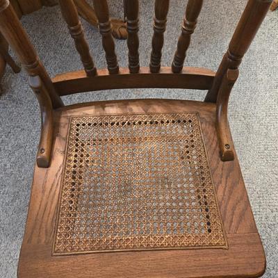 Beautiful Wood Dining Table & Chairs