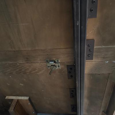 BEAUTIFUL â€œAMERICAN OF MARTINSVILLEâ€ DINNER TABLE W/ 6 CHAIRS