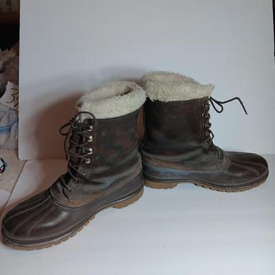 Sorel winter boots with liners
