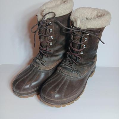 Sorel winter boots with liners