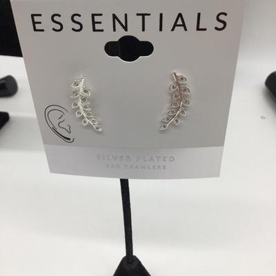 Essential ear crawlers earrings