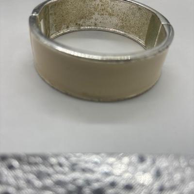 Crème color bracelet
