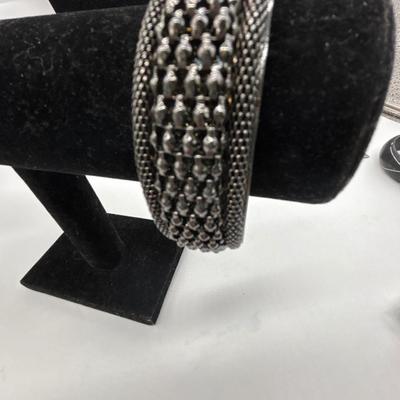 Black shiny design bracelet