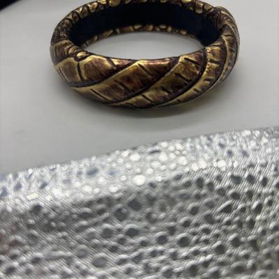 Snakeskin design bracelet