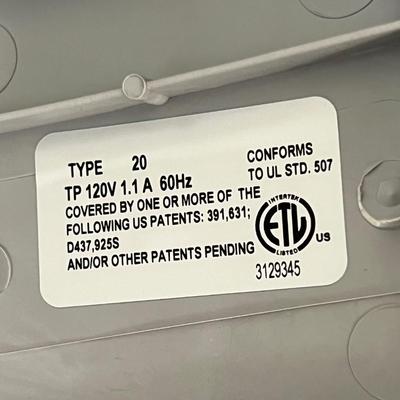 WINDMACHINE ~ Pivoting Portable Fan